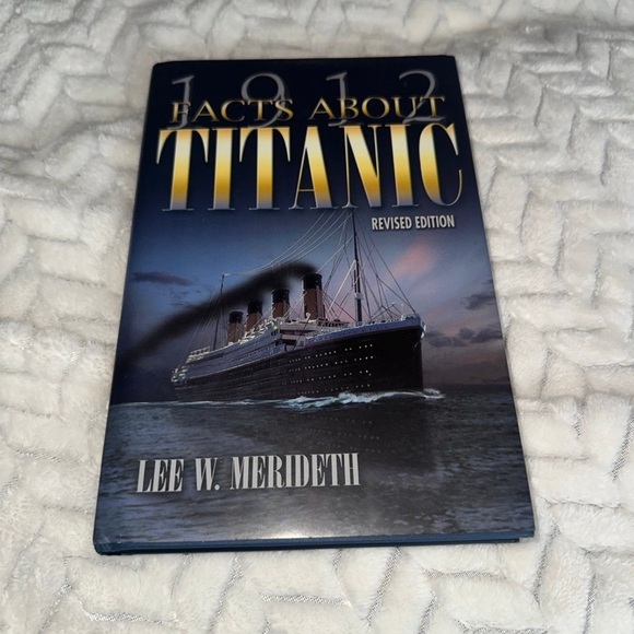 Facts About the Titanic by Lee Merideth - Picture 1 of 4